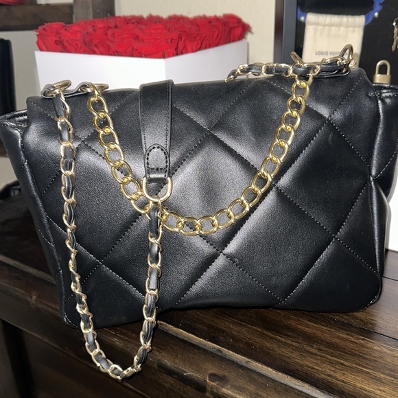 Black shoulder bag with gold chain - Picture 4 of 4